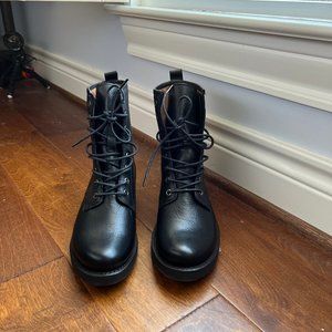 Frye Women's Veronica Combat Boot, Black Leather Size 7.5